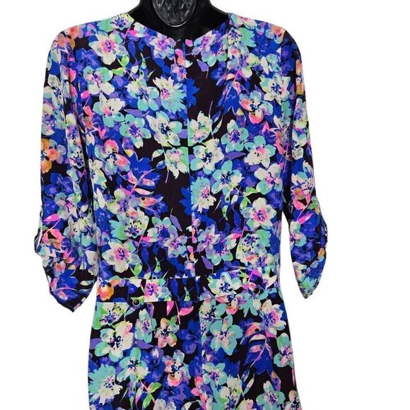 Yumi Kim Romper Silk Floral Blue Pink Shorts Size Medium - Picture 7 of 9